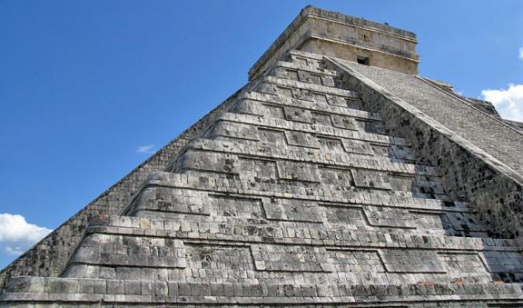 EL Castillo piramide principal