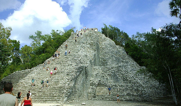 Coba pyramid climb