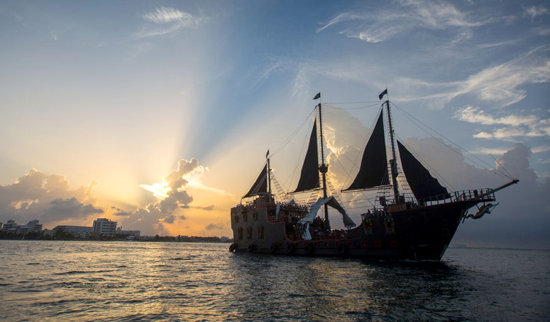 pirate ship tour cancun