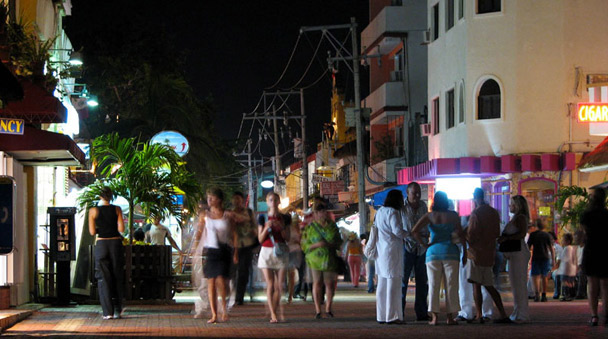 5 avenue in Playa del Carmen
